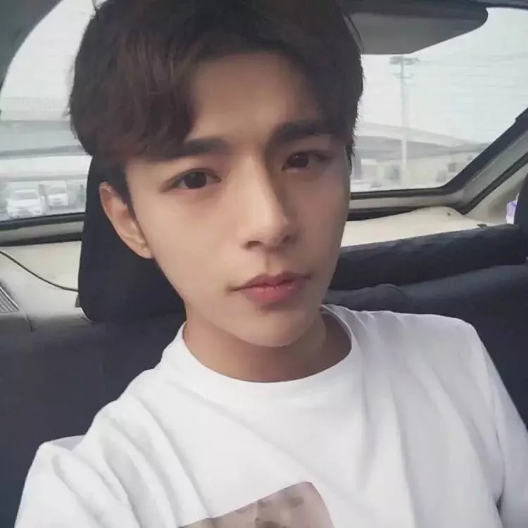 师琦怡子