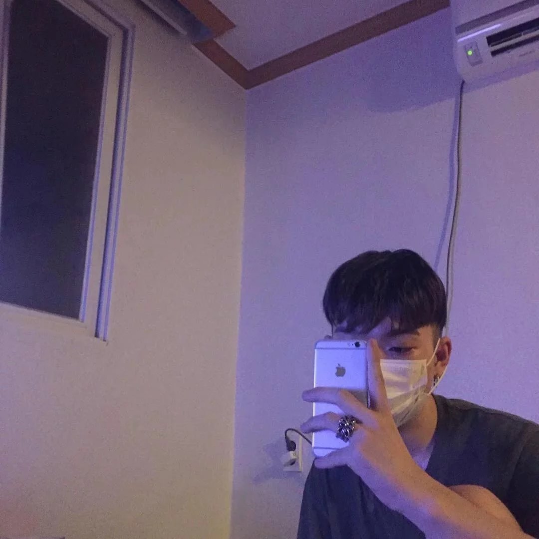 鲍栋烁锦