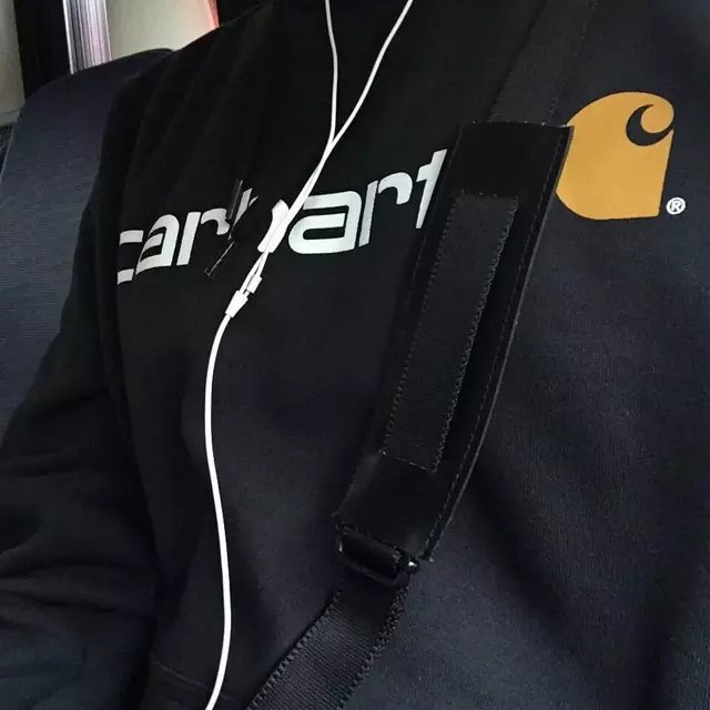 戚梦霭旭