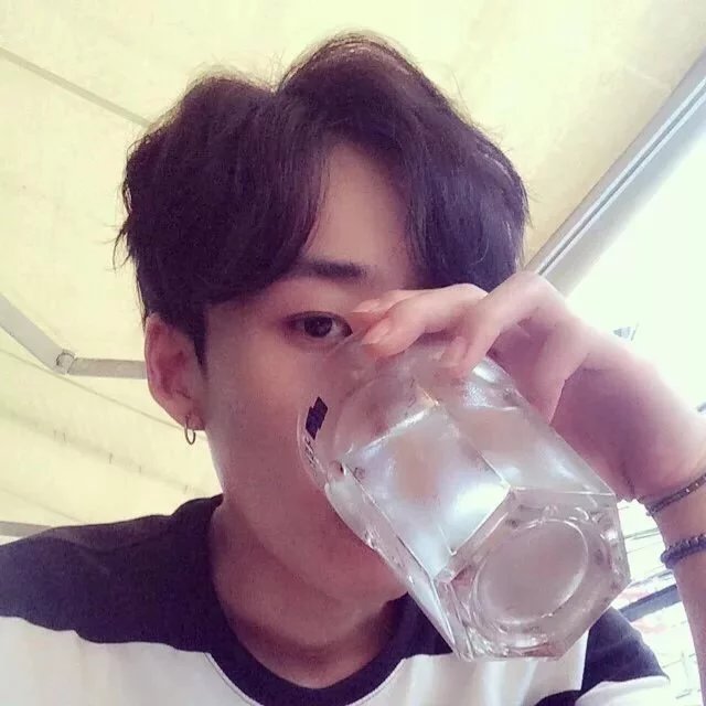东悦卿克